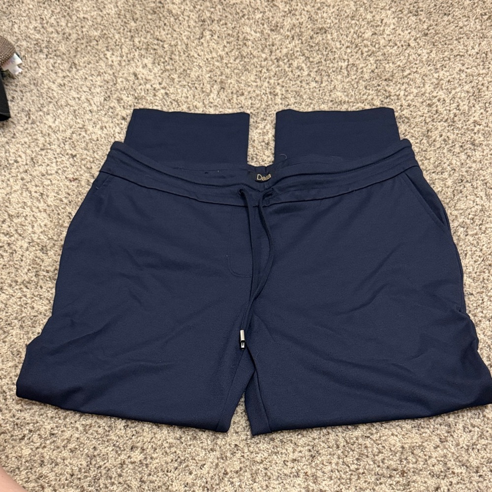 Dalia Navy Ankle & Cropped Pants